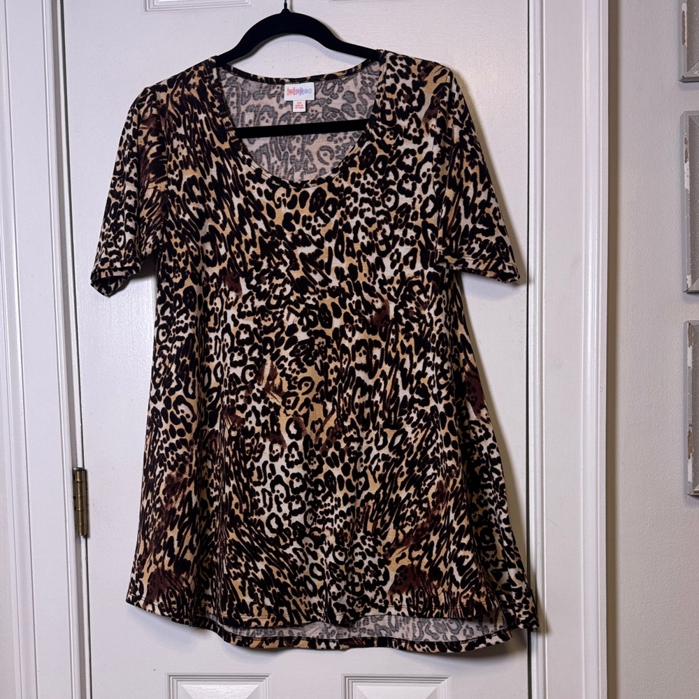 LuLaRoe Leopard Print Tunic Top XS Short Sleeve Hi Low Stretch Animal Print